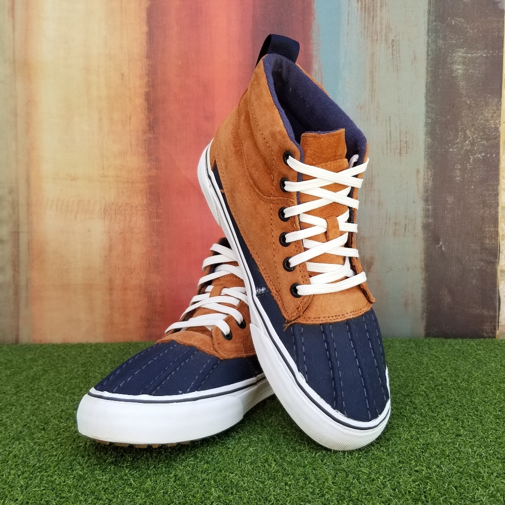 Mens Vans Lace Up Sneakers - size 8.5